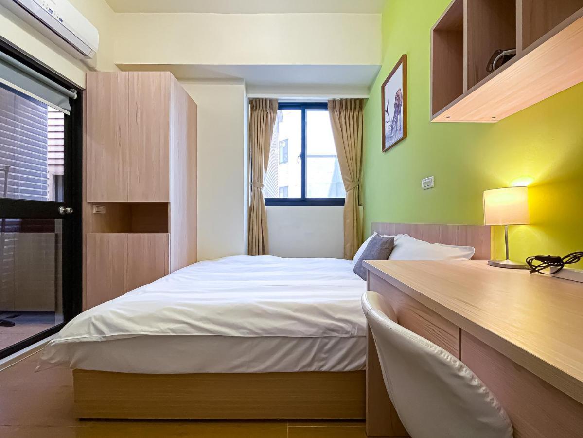 Adagio Hostel Тайджун Екстериор снимка