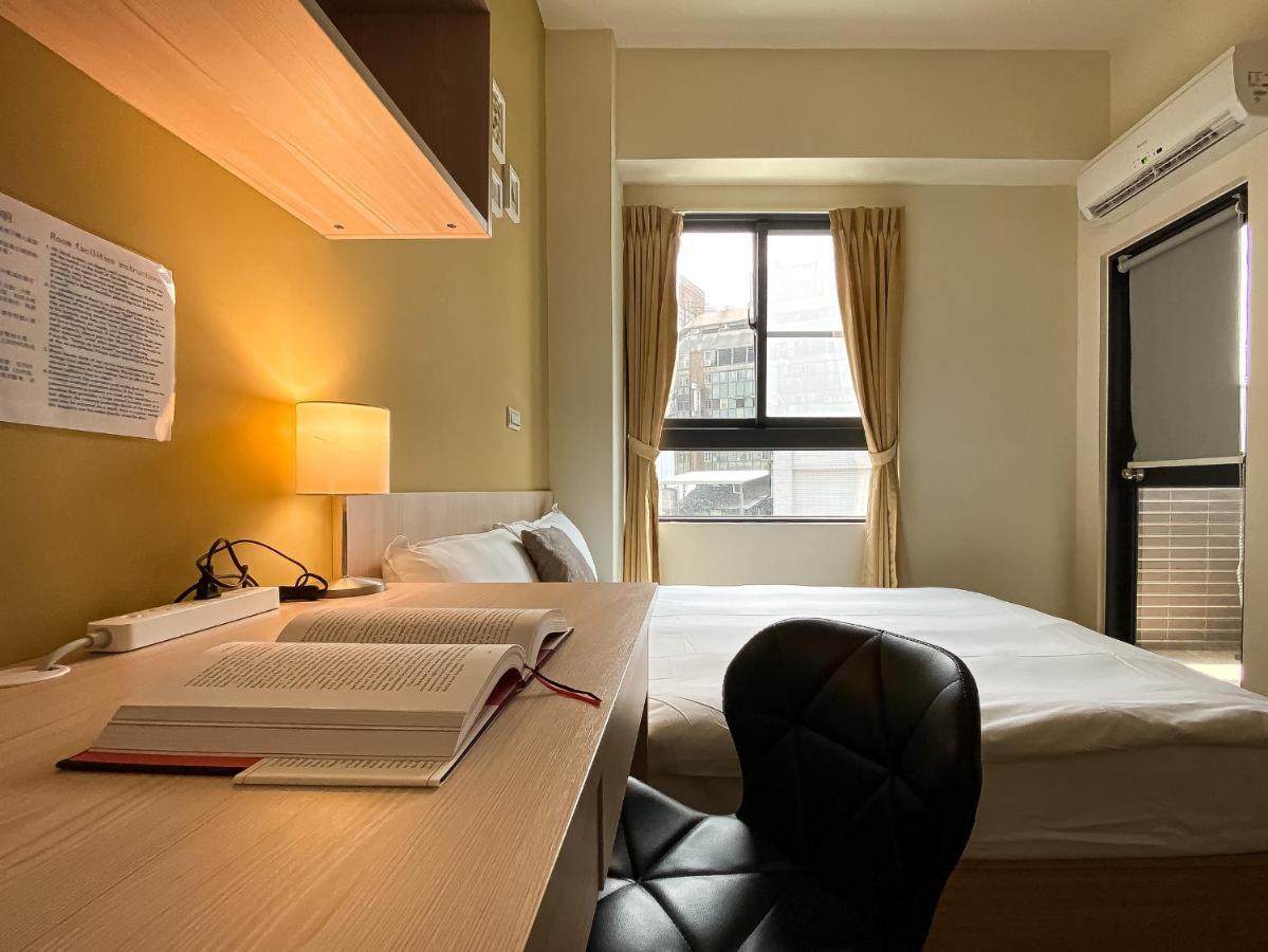 Adagio Hostel Тайджун Екстериор снимка